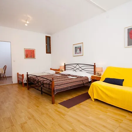 Kovacic ゲストハウス マカルスカ