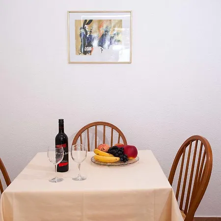 Kovacic ゲストハウス マカルスカ